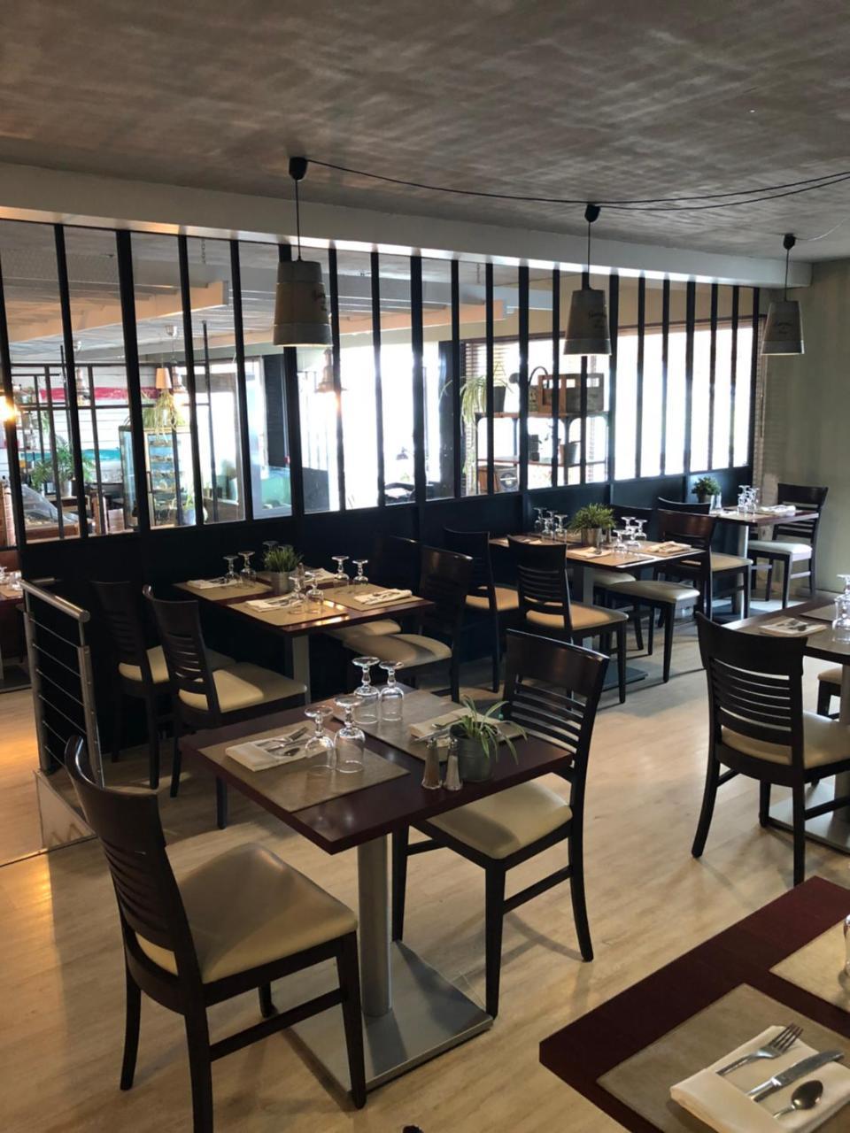 Hotel Du Port L'Aiguillon-sur-Mer Ngoại thất bức ảnh